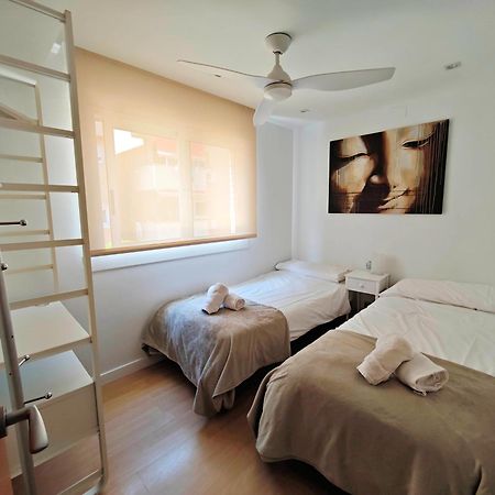 Apartamento Playa Con Piscina Parking Y 2 Habitac Castelldefels Luaran gambar