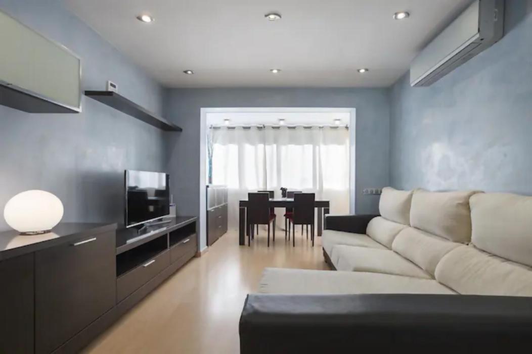 Apartamento Playa Con Piscina Parking Y 2 Habitac Castelldefels Luaran gambar
